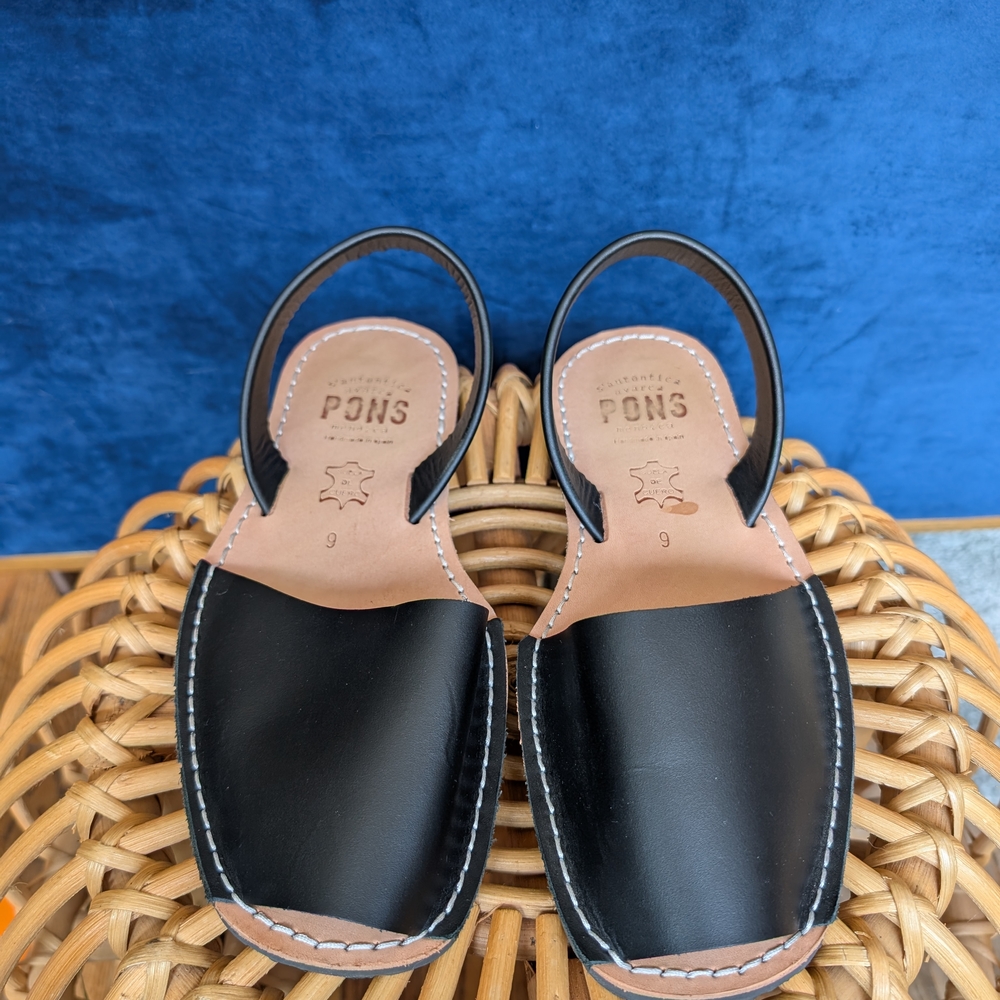Pons Black Leather Sandals - US 9